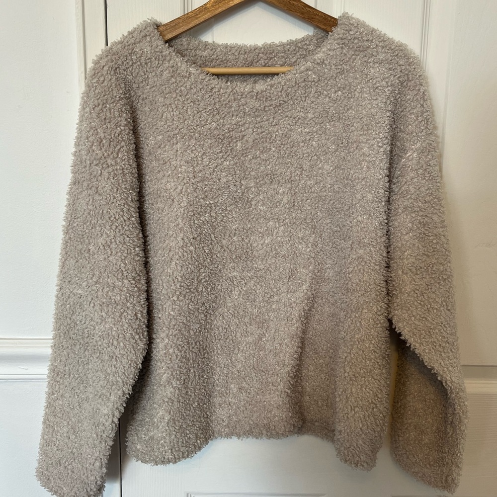 Fuzzy Uniqlo sweater fleece lined